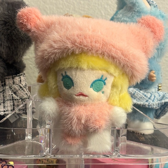 Dimo Wooly Baa Baa Fluffy & Cozy Plush Keychain Pop Mart Plush Pendant w Box - Picture 3 of 9